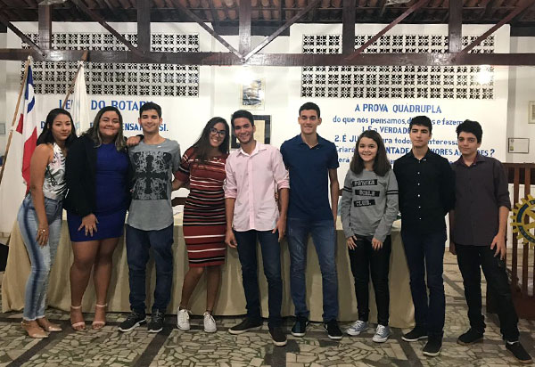 Rotary Club de Brumado realiza posse do Interact e Rotaract