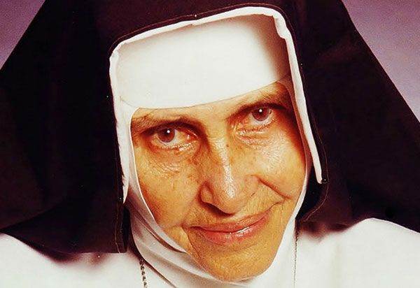 Irmã Dulce será a primeira mulher nascida no Brasil a ser canonizada; segundo milagre atribuído a ela foi reconhecido pelo Vaticano