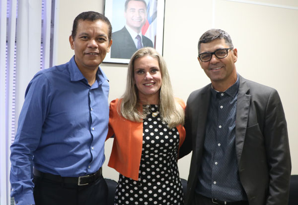 Guanambi: Ivana solicita a implantação de sinal de celular para Morrinhos