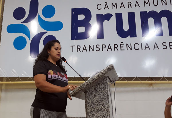 Brumado: coordenadora do Creas Chico Xavier fala sobre a campanha ‘16 Dias de Ativismo pelo Fim da Violência contra as Mulheres’ durante sessão do legislativo