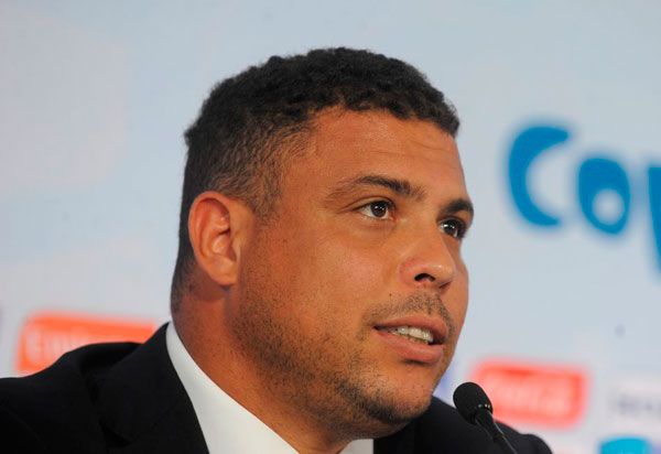 Ronaldo Fenômeno anuncia a compra do Cruzeiro