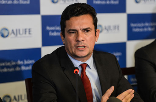 Moro divulga grampo telefônico de Lula e Dilma e retira sigilo da Lava Jato 