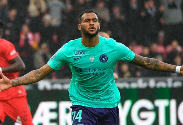 Júnior Brumado marca três vezes na Liga da Dinamarca