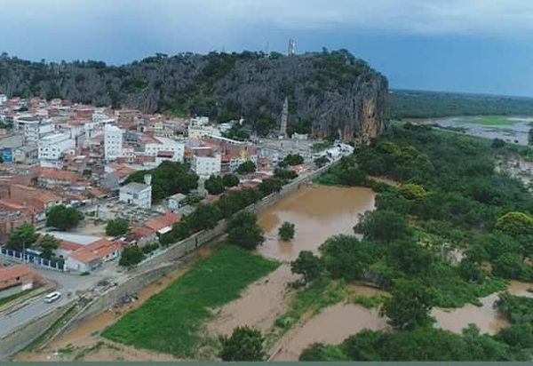 Bom Jesus da Lapa: Imagens aéreas registradas nesta quarta-feira(11) mostram a dimensão da cheia do rio São Francisco