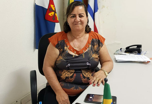 Aracatu: prefeita Lêda Matias homenageia município em seu 56° aniversário 