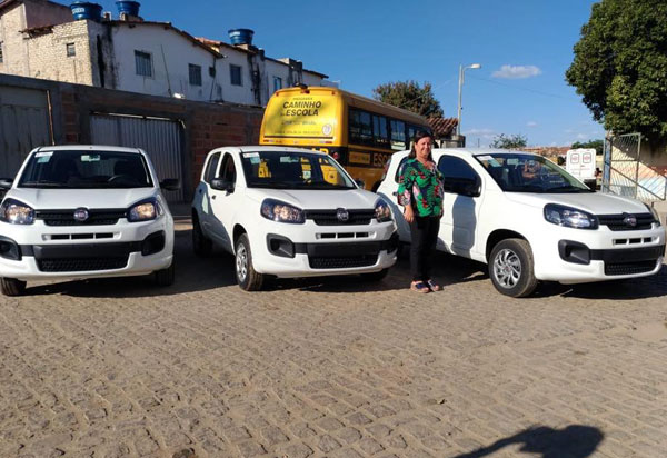 Aracatu: prefeitura disponibiliza novos veículos e equipamentos de informática as secretarias 