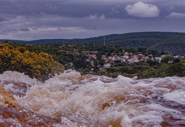 Chuvas amenizam calor na região da Chapada Diamantina e enchem rios e cachoeiras; atenção em trilhas deve ser redobrada