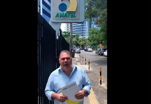 Presidente do Legislativo de Brumado vai à agência da Anatel em Salvador iniciar o processo de implantação da Rádio Câmara 103.3