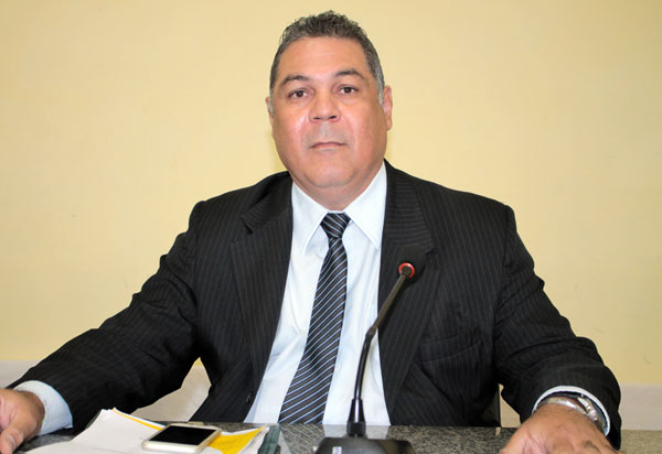 Léo Vasconcelos, presidente do Legislativo, parabeniza Brumado pelos 143 anos