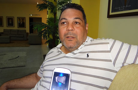 Léo Vasconcelos visita sessão legislativa e fala da política local