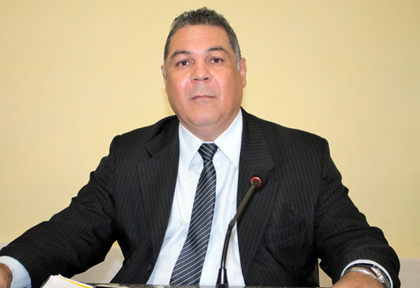 Reivindicação do presidente da Câmara de Vereadores de Brumado para reabertura dos bares e restaurantes é atendida em parte; ele questionou a restrição 