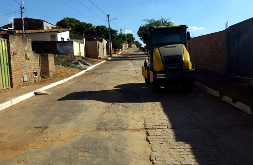 Brumado: Márcio Moreira agradece Aguiberto por atender solicitação de pavimentação de ruas no Olhos D'água