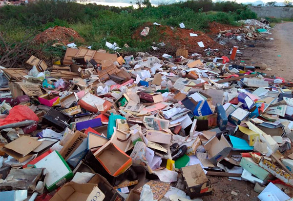 Brumadense denuncia que populares e estabelecimentos comerciais depositam lixo de forma irregular na 'estrada da cascalheira'