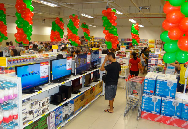 IBGE: vendas no comércio têm redução de 1,3% em setembro