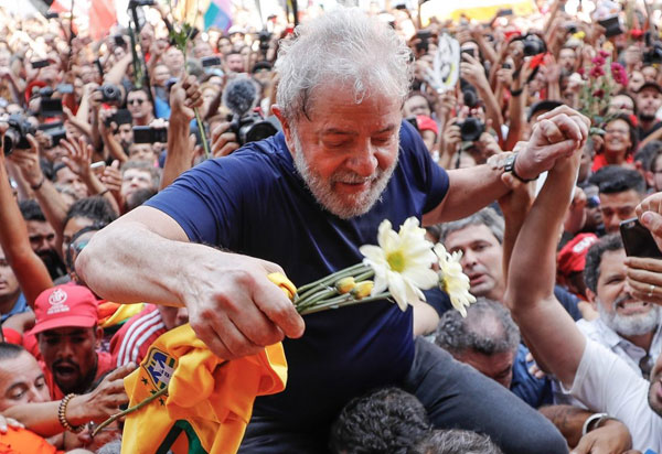 Com 41%, Lula venceria no 1º turno