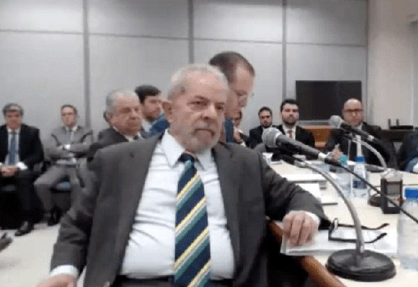 Lula presta depoimento em Curitiba no processo do sítio de Atibaia