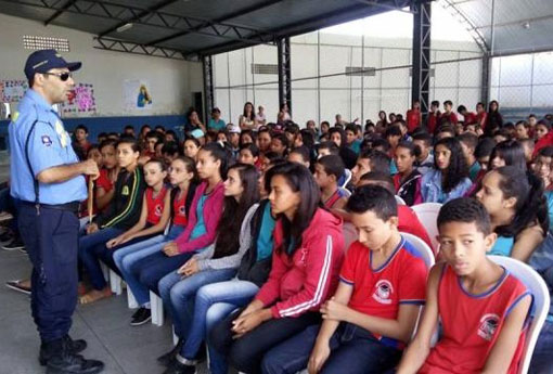 Brumado: SMTT encerra ciclo de palestras para apresentação do Maio Amarelo nas escolas