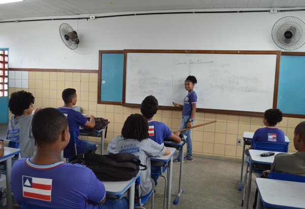 Estado abre 10 mil vagas para monitores do programa Mais Estudo