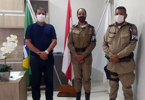 Major PM Leila realiza visita institucional ao prefeito de Malhada de Pedras