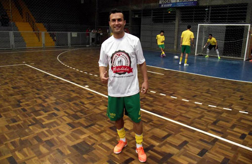 Futsal: Brumadense Mamau muda de time no sul do país