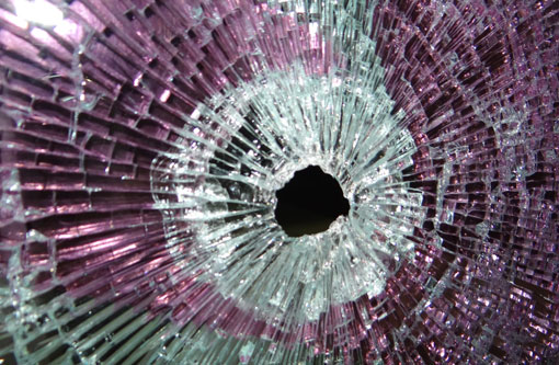 Brumado: Após assaltarem livraria, bandidos atiram contra policial