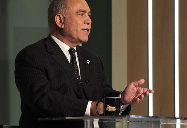 Ministro da Saúde diz que prioridade é ampliar vacinação contra covid-19