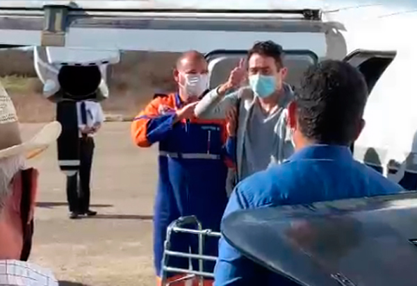 Brumado: Após se recuprar da Covid-19, Márcio Moreira é recepcionado por familiares e amigos em aeroporto