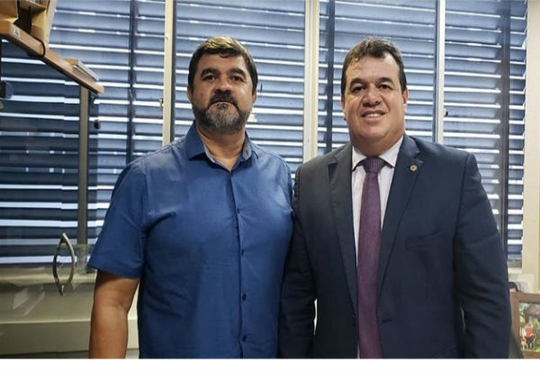 Deputado Marquinho Viana recebe na Alba o vice-prefeito de Iramaia