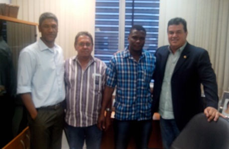 Barra da Estiva: Marquinho Viana recebe amigos e agiliza projetos