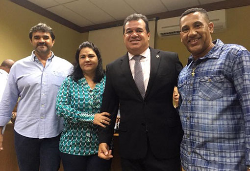 Deputado Marquinho Viana recebe em seu gabinete a vice-prefeita de Jandaíra
