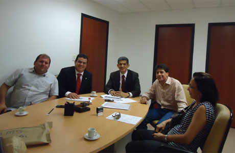 MARQUINHO PEDE MELHORIAS PARA A SAÚDE EM ARACATU