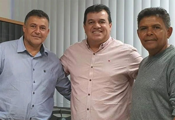 Deputado Marquinho Viana recebe as demandas de Caraibas