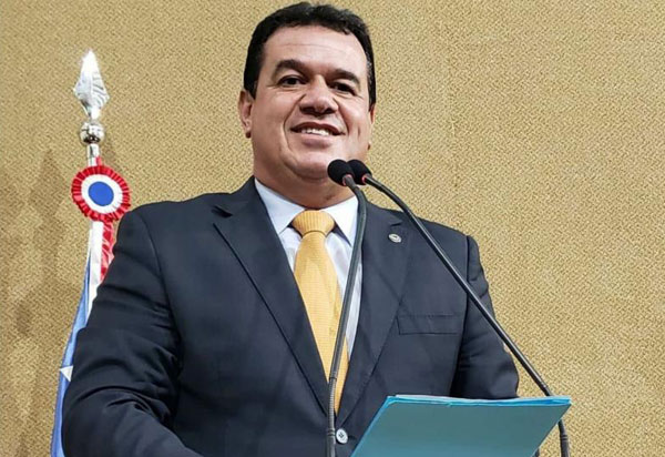 Deputado Marquinho Viana é contra a tentativa de reeleição de Nelson Leal na Alba