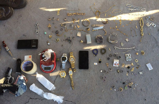 Polícia Militar apreende armas, colete à prova de balas, munições e joias que foram roubadas em Brumado