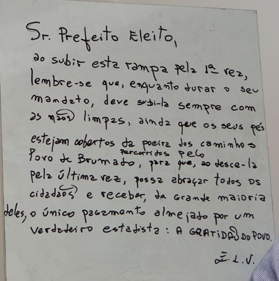 NO QUADRO: EDUARDO DEIXA MENSAGEM PARA AGUIBERTO