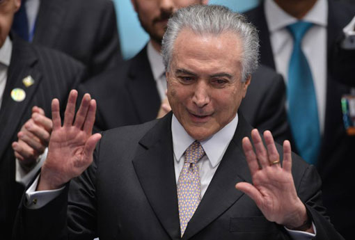 Michel Temer toma posse como presidente e terá mandato até 2018
