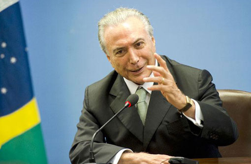 PT promete fazer oposição firme a provável governo Temer