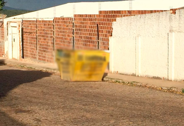 Brumado: populares questionam prefeitura construção de muro já existente em escola Municipal 