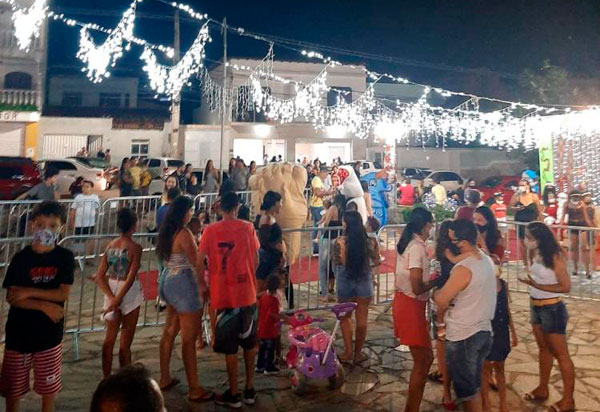 Brumado: Kezinha Produções realizou Natal na Praça