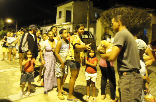 Brumado: Foi realizado o projeto 'Natal Feliz' no Bairro Dr. Juracy