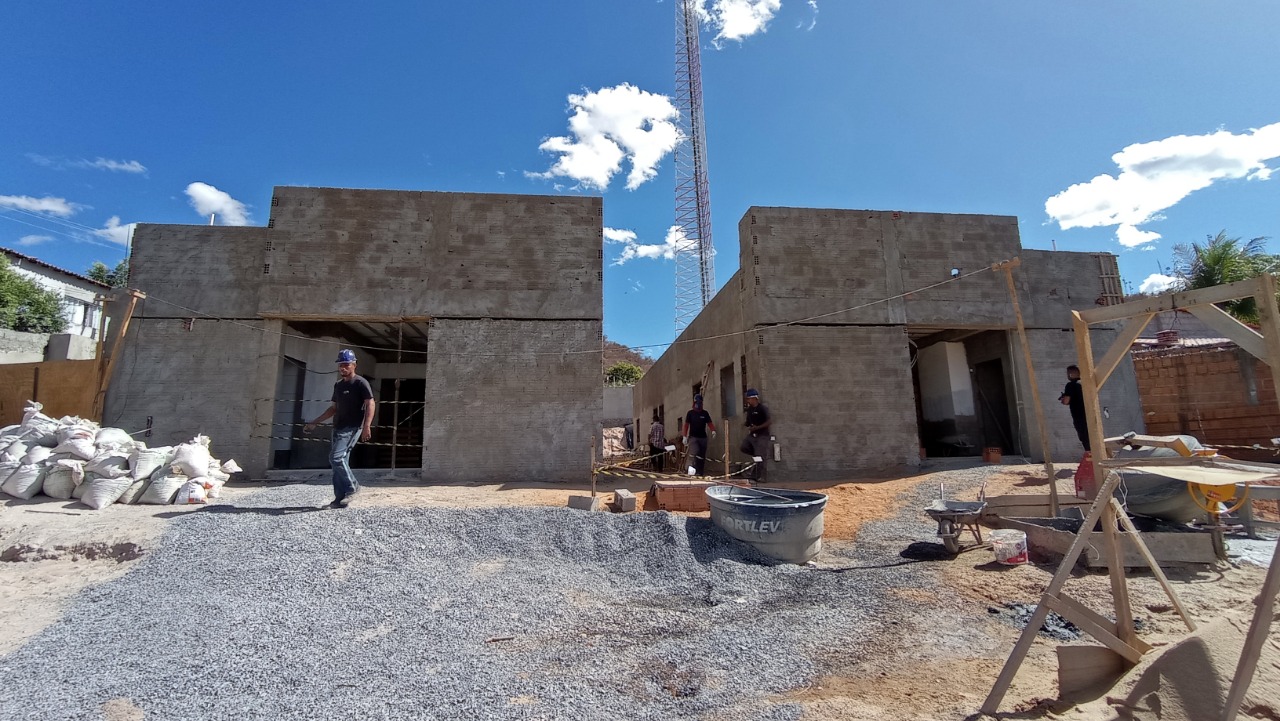 Estado autoriza novos investimentos em educação, abastecimento de água e desenvolvimento no município de Oliveira dos Brejinhos