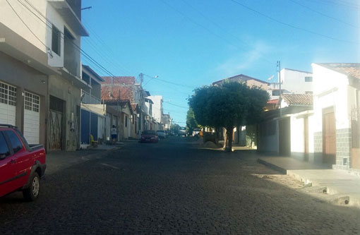 Brumado: bandidos roubaram mais de 50 L de óleo diesel de caminhão no Bairro das Flores