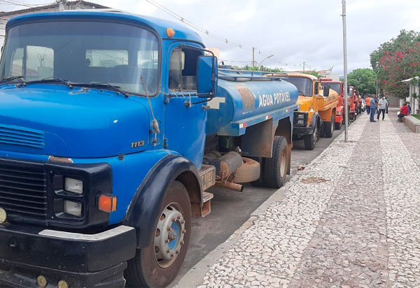 Operação Água Potável é iniciada em Brumado após reivindicação da vereadora Verimar do Sindicato