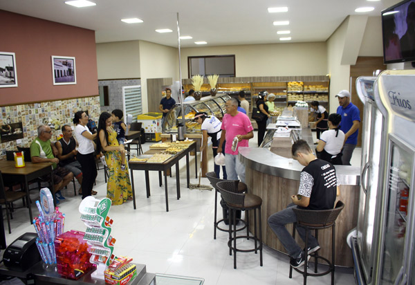 Brumado: Padaria Pérola foi inaugurada na Rua Sargento Antenor Santos, Bairro das Flores