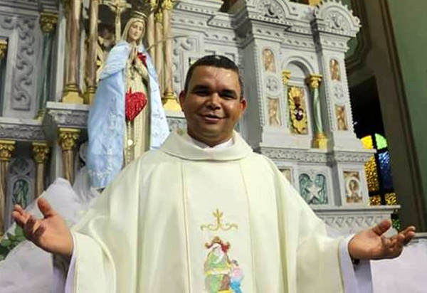 Padre Sandro é nomeado como novo pároco da Paróquia Nossa Senhora Aparecida e São Cristóvão, em Brumado