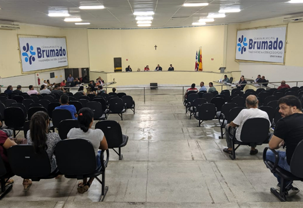 Brumado: grupos de Pais de alunos das Escolas de Tempo Integral se manifestam na Câmara contra obrigatoriedade dos filhos em regime 100% integral 