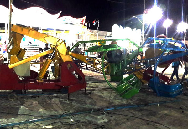 Bahia: brinquedo de parque de diversões desaba e deixa crianças feridas