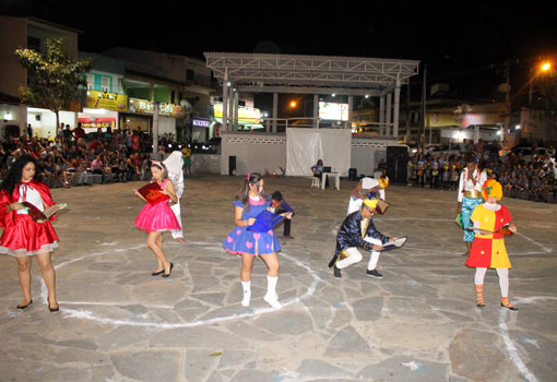 Brumado: Centro Educacional Paulo Freire realiza apresentações na Culminância do Projeto de Leitura 'Ler é viajar sem sair do lugar'
