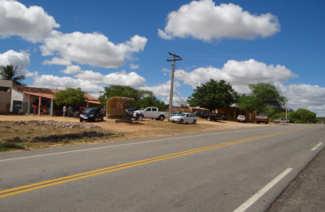 Comunidades do Pébas e Pompéia receberam água da Embasa