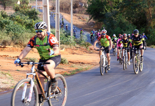 Beto Bike realizou Pedal Solidário 'Desafio Terra do Minério'
